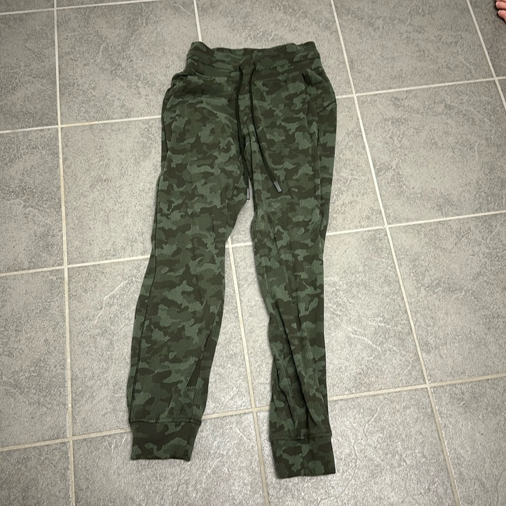Lululemon joggers